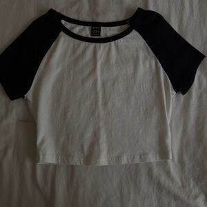 SHEIN Black & White Raglan Crop Top